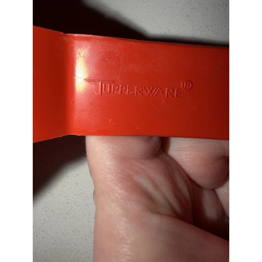 NEW Tupperware Cut n Serve Pie & Cake Pastry Server Serrated Red Orange #1228